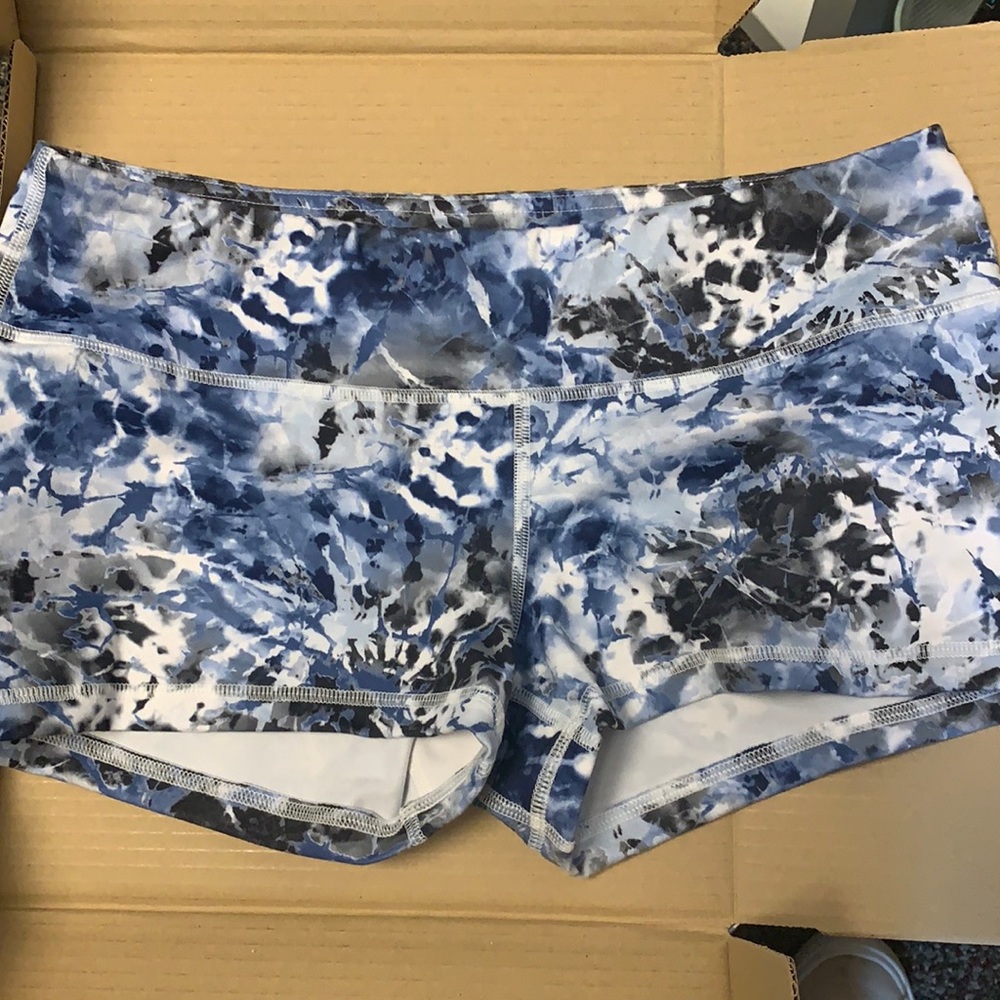 FLEO SHORTS